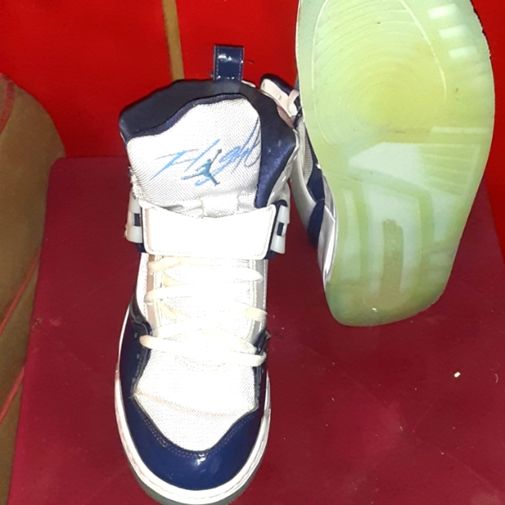 Jordan flights 45 high men's size 10 and a half in blue